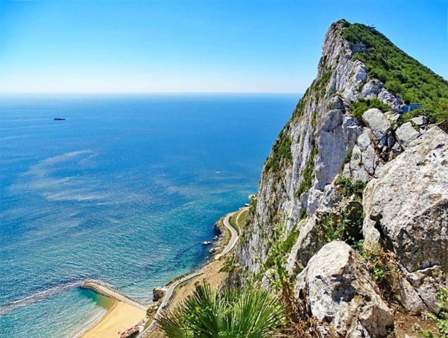 Best Location 2 Bed2 Bath W/Lift In Town! Gibraltar Bagian luar foto
