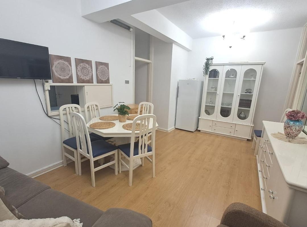 Best Location 2 Bed2 Bath W/Lift In Town! Gibraltar Bagian luar foto